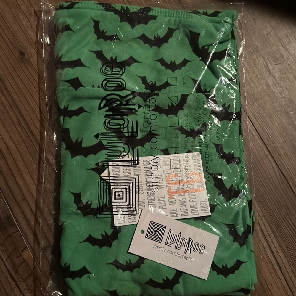 LuLaRoe TC Bat leggings